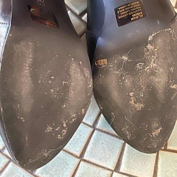 Sassy BCBG Paris stiletto booties! - Picture 14 of 14